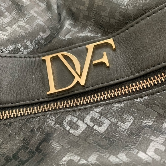 DVF Authentic Black/gold Weekender Simone Collection bag EXCLUDES SHOULDER STRAP - Picture 4 of 16
